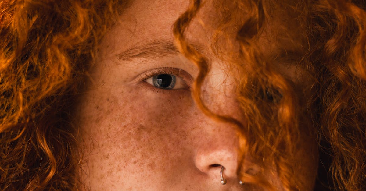 découvrez l'art du piercing : conseils, tendances et soins pour sublimer votre style. explorez notre guide complet pour choisir votre piercing idéal et le porter en toute confiance.