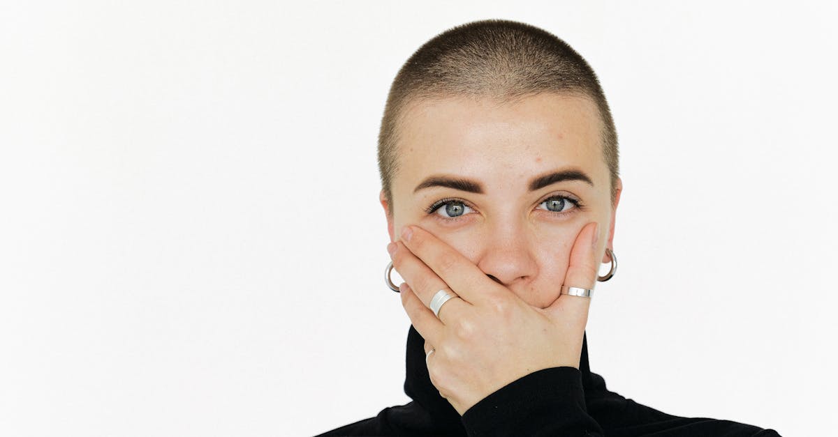 découvrez l'univers des piercings : tendances, conseils et soins pour embellir votre look. explorez nos choix variés, des piercings classiques aux styles les plus audacieux, et laissez-vous inspirer par notre guide complet.