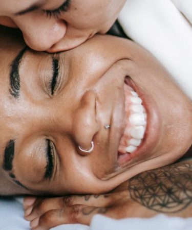 découvrez nos conseils essentiels pour prendre soin de vos piercings. apprenez les meilleures pratiques d'hygiène, les produits recommandés et les astuces pour favoriser une guérison rapide et éviter les infections. des informations adaptées à tous types de piercings.