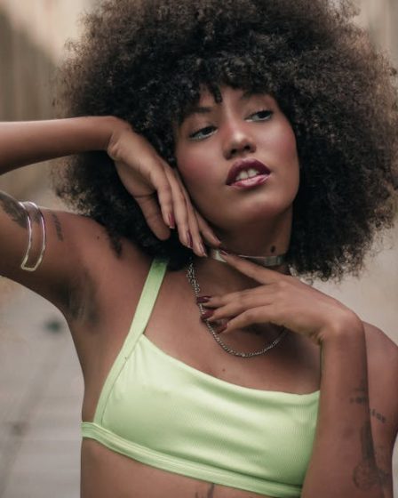 découvrez les dernières tendances en matière de piercings ! explorez les styles incontournables, les bijoux à la mode et les conseils pour afficher votre personnalité à travers cette forme d'art corporel.
