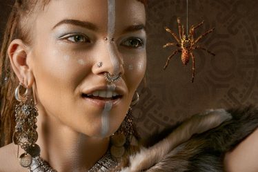 découvrez l'univers des piercings : tendances, styles variés et conseils d'entretien pour sublimer votre look. explorez nos articles sur les meilleurs endroits pour percer et les choix de bijoux pour exprimer votre personnalité.