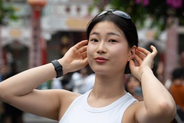 découvrez le pouvoir de la self-affirmation pour renforcer votre confiance en vous et transformer votre vie. apprenez des techniques pratiques et des conseils inspirants pour vous affirmer au quotidien et cultiver une mentalité positive.